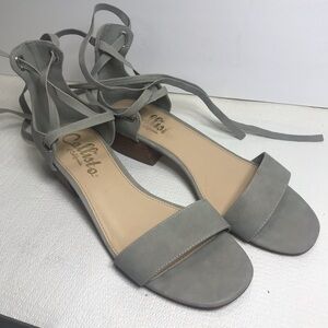 Calixto of California starkly sandals 1”heel suede